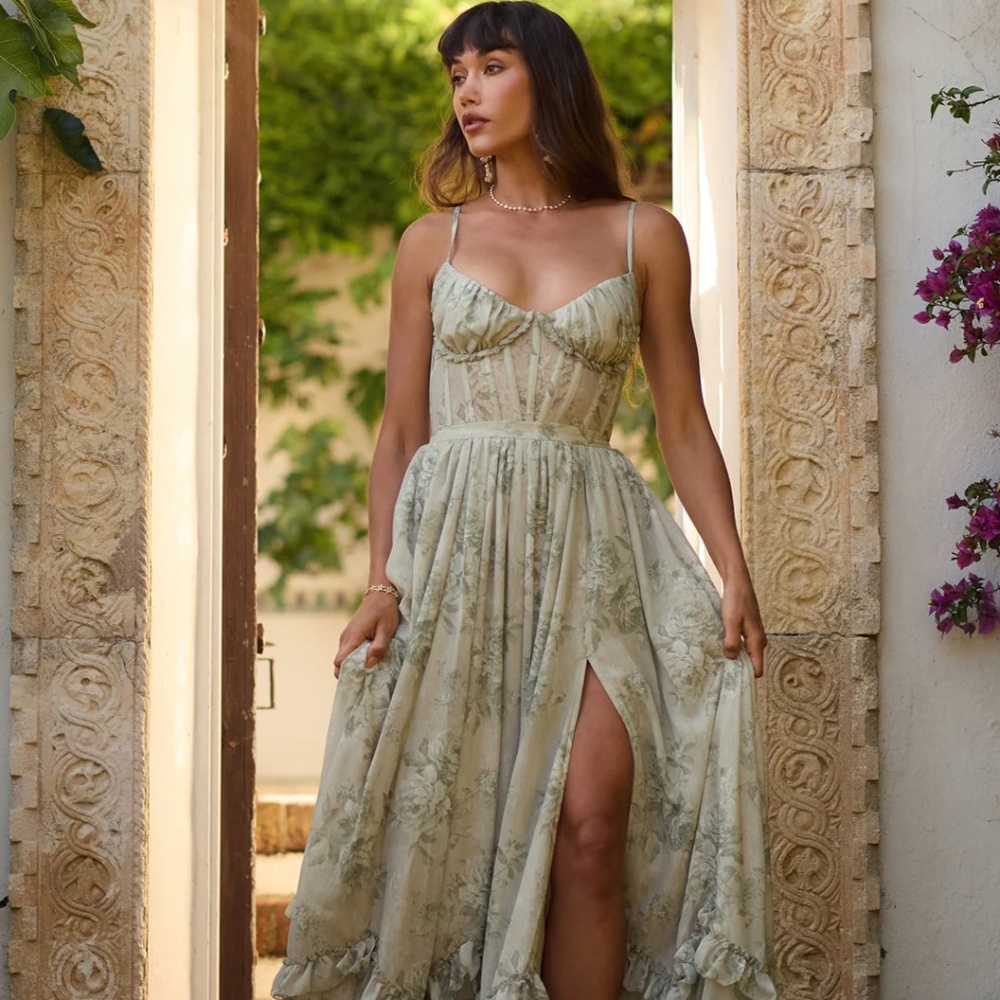 V. Chapman - The Carmen Dress in Sage Tapestry